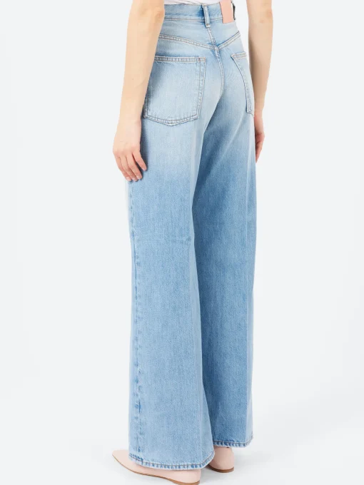 Best - 2022F Relaxed Fit Jeans in Light Blue Women Pants | Denim