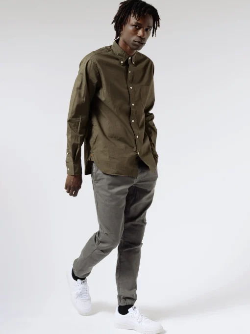 Clearance - Colour Broad Button-Down Shirt in Olive Button-Ups