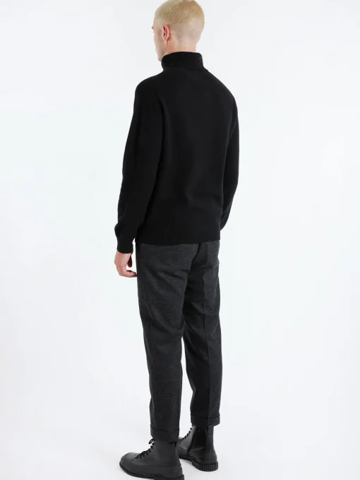 Sale - 9g Wool Turtleneck in Black Knitwear