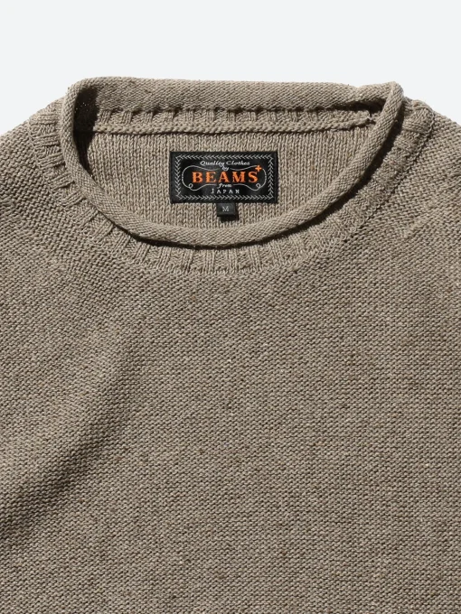 Hot - Roll Neck in Knitwear