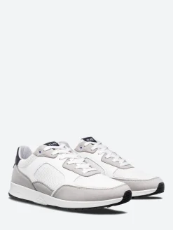 Hot - Joshua in Sneakers
