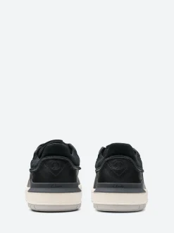 Discount - Courtlite 2 Run in Black Leather Sneakers