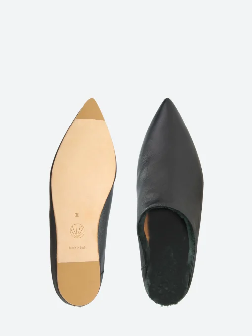 Online - Dia Slide in Black Savanna Women Shoes
