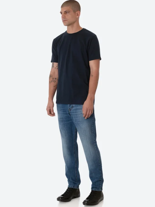 Hot - Classic Organic Tee in Navy T-Shirts