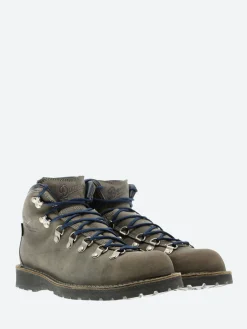 New - Mountain Pass in Boots