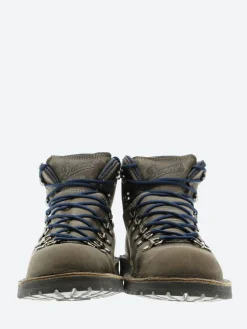 New - Mountain Pass in Boots