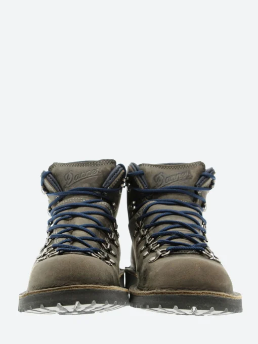 New - Mountain Pass in Boots