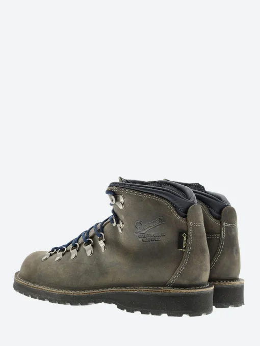 New - Mountain Pass in Boots