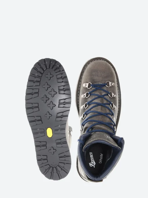 New - Mountain Pass in Boots