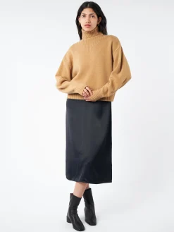 Best - Wool Turtleneck Sweater in Camel Women Tops & Blouses | Overalls & Jumpsuits