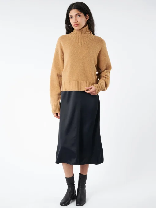 Best - Wool Turtleneck Sweater in Camel Women Tops & Blouses | Overalls & Jumpsuits