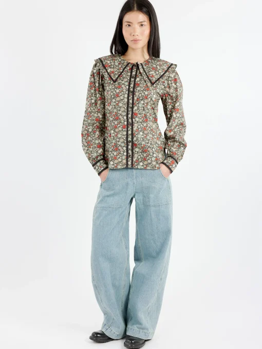 Best - Floral Printed Shirt in Black Women Tops & Blouses | Button-Ups