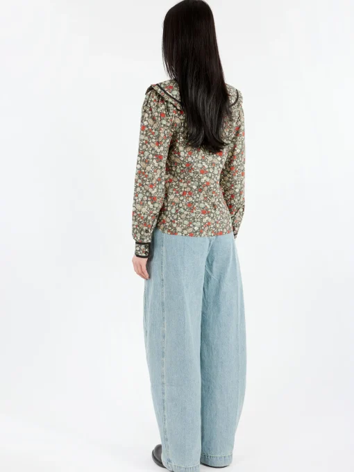 Best - Floral Printed Shirt in Black Women Tops & Blouses | Button-Ups