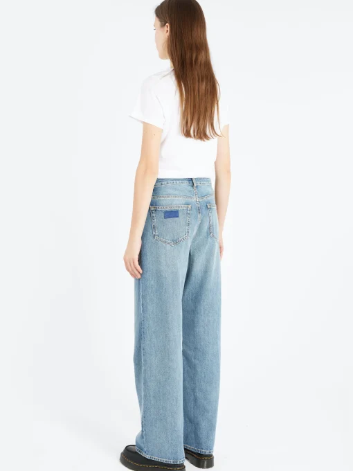 Fashion - Izey Jeans in Light Blue Women Pants | Denim