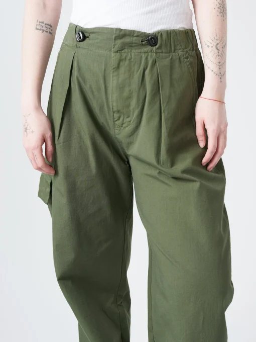 Best - Desert Pant in Grape Leaf (Green) Women Pants