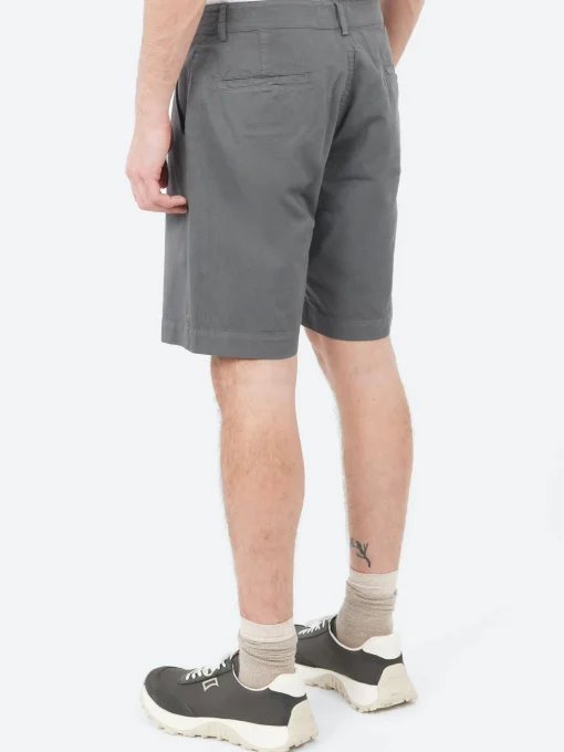 Fashion - Rob Zucca Shorts in Grey Shorts