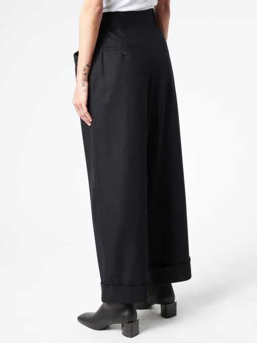 Hot - Relaxed Crop Flannel Pant in Women Pants