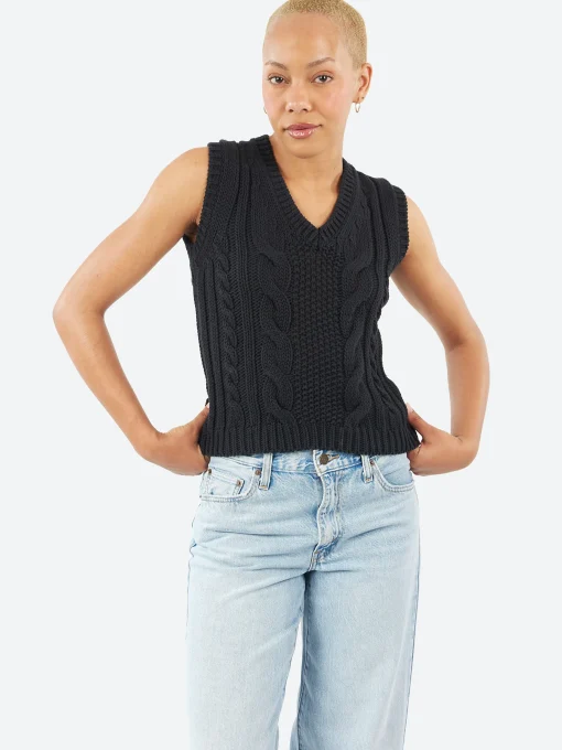 Outlet - 2557 Cable Knit Vest in Women Tops & Blouses | Knitwear