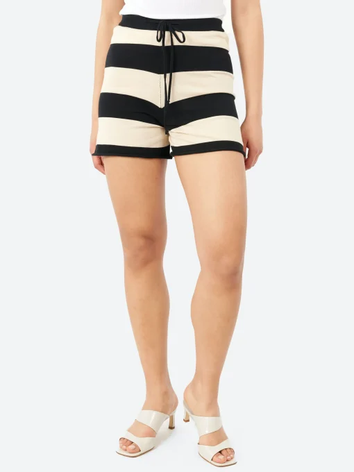 Best - 2521 Shorts in Black and Oat Women Shorts