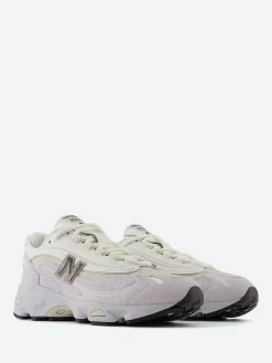 Sale - 1000 in Pearl Grey with Black Sneakers