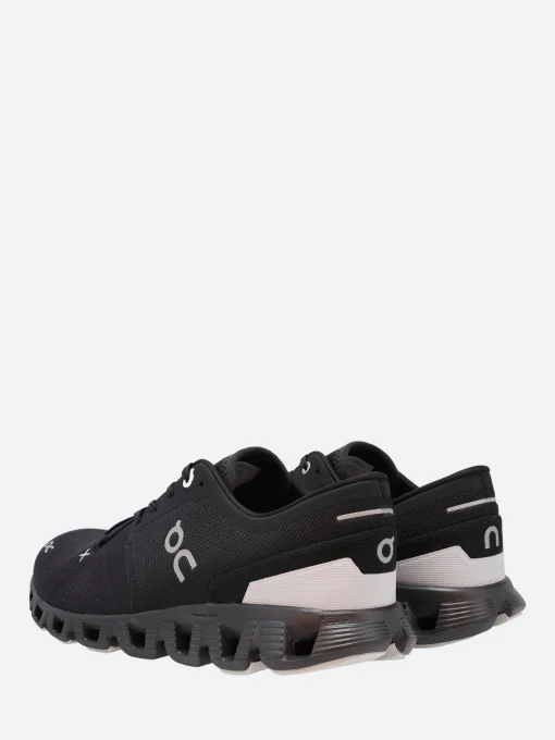 Discount - Cloud X 3 in Sneakers