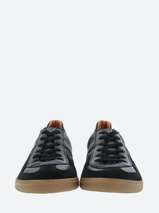Sale - 1700L in Sneakers