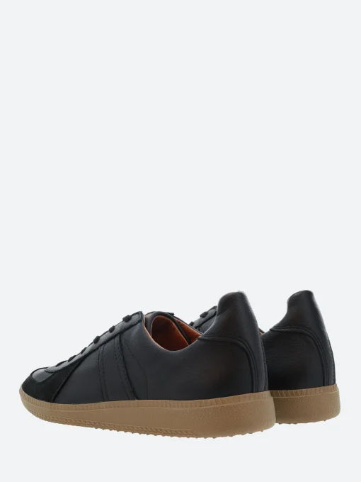 Sale - 1700L in Sneakers