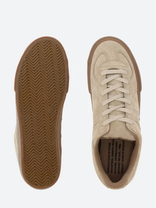 New - 4700S in Sneakers