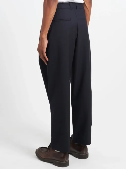 Discount - Tuck Pant in Darkest Navy Pants