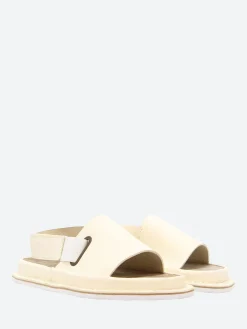 Best - Zori Safeguard in White Women Sandals