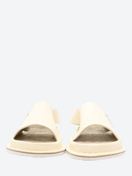 Best - Zori Safeguard in White Women Sandals