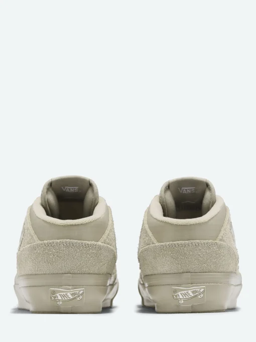 Clearance - Half Cab Reissue 33 LX in Sneakers