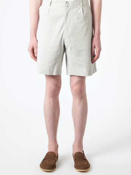 Online - Linton Pleat Short in Shorts