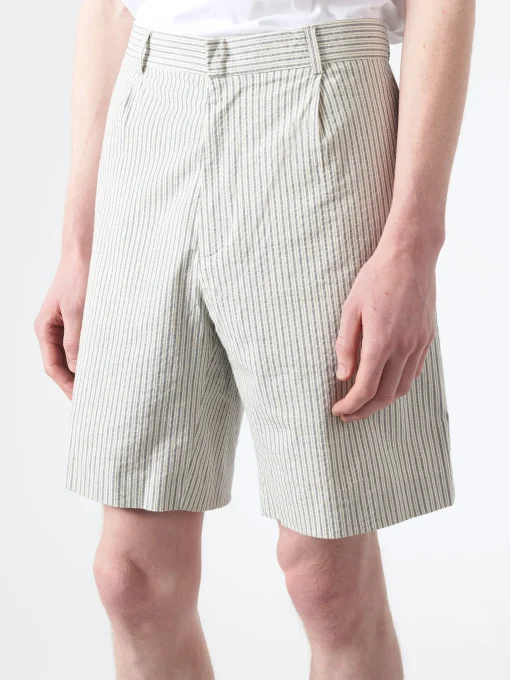 Online - Linton Pleat Short in Shorts